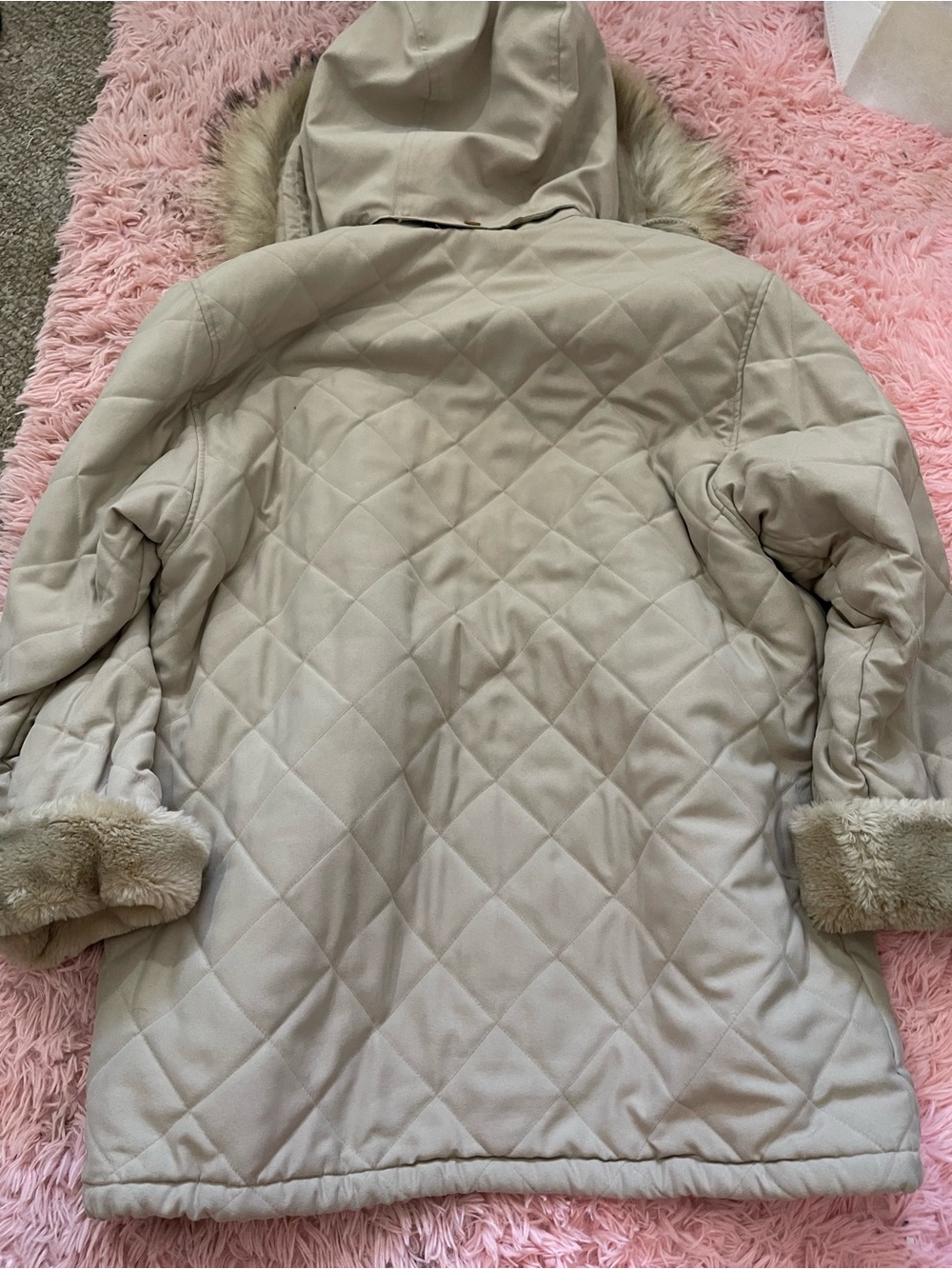 J.G. Hook Quilted Coat Womens Faux Fur Hood Beige Jacket Vintage Gold Hardware - Picture 10 of 10